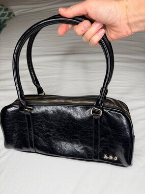 ARLYS BARREL SHOULDER BAG